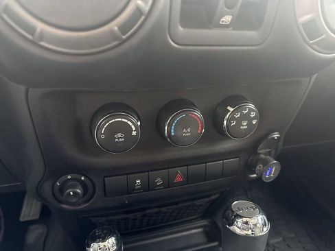 Used 2018 Jeep Wrangler Unlimited Sport S image 5