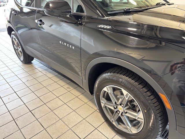 Used 2024 Chevrolet Blazer LT w/ Convenience Package FWD image 21