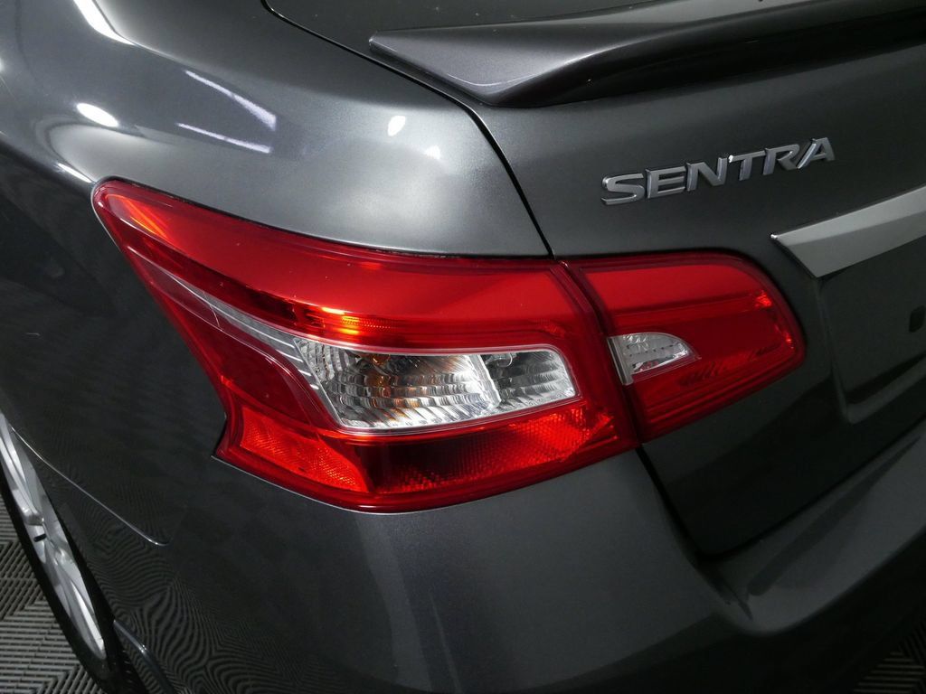 Used 2018 Nissan Sentra SV FWD image 15
