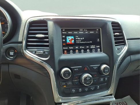 Used 2021 Jeep Grand Cherokee Laredo AWD/4WD image 18