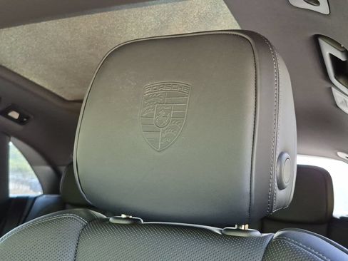 Used 2026 Porsche Macan AWD/4WD image 6