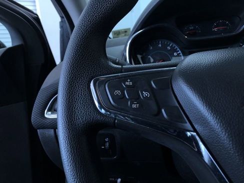 Used 2017 Chevrolet Cruze LT image 26