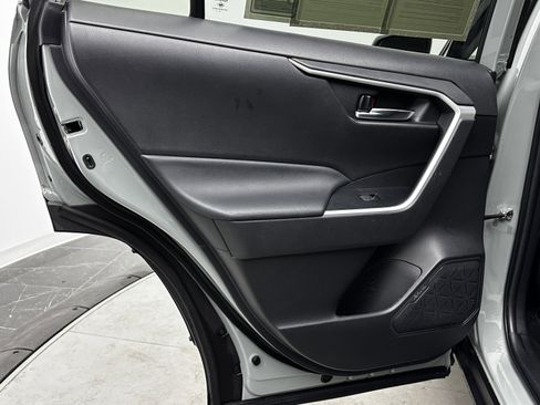 Used 2022 Toyota RAV4 XLE Premium image 26