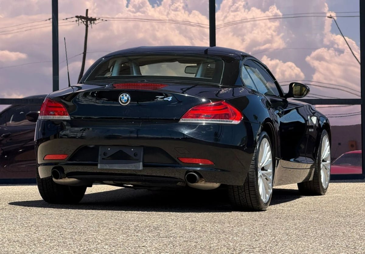 Used 2012 BMW Z4 sDrive35i RWD image 19