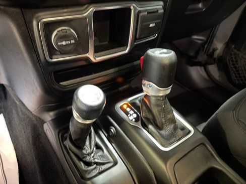 Used 2021 Jeep Wrangler Sport AWD/4WD image 21
