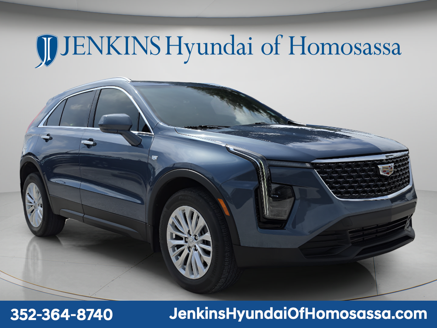 Used 2024 Cadillac XT4 Luxury FWD image 1