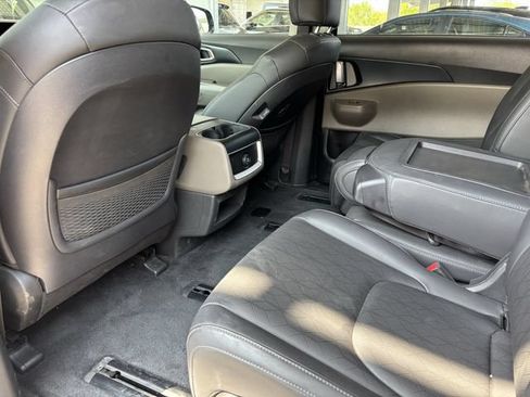 Used 2026 Kia Carnival FWD image 13