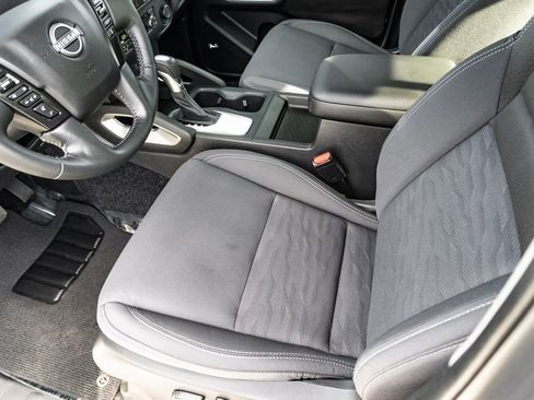 Used 2024 Nissan Frontier SV w/ SV Convenience Package RWD image 14