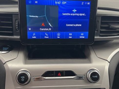 Used 2022 Ford Explorer XLT w/ Equipment Group 202A image 11