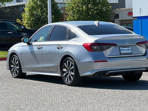 Used 2022 Honda Civic EX image 3