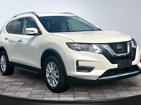 Used 2020 Nissan Rogue SV FWD image 3