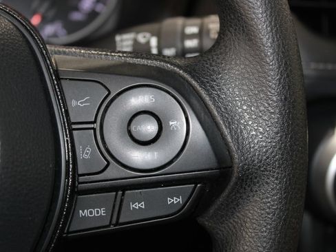 Used 2021 Toyota RAV4 XLE AWD/4WD image 28