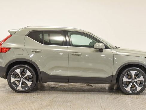 Used 2024 Volvo XC40 B5 Plus image 11