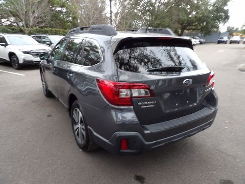 Used 2018 Subaru Outback 2.5i Limited image 7