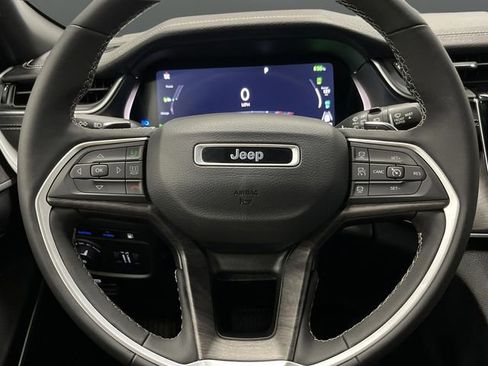 Used 2024 Jeep Grand Cherokee Limited 4xe w/ Luxury Tech Group II image 18