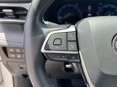 Used 2023 Toyota Highlander Platinum AWD/4WD image 20