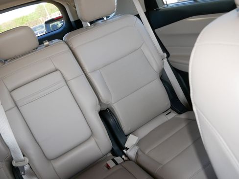 Used 2023 Ford Explorer Limited AWD/4WD image 14