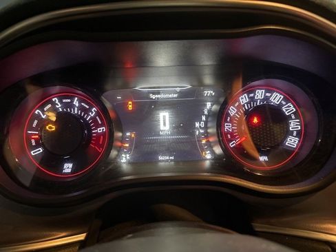 Used 2019 Dodge Challenger SXT w/ Blacktop Package image 5