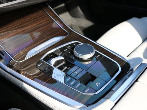 Used 2024 BMW X5 sDrive40i w/ Premium Package image 25