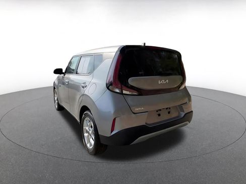 Used 2025 Kia Soul LX w/ LX Technology Package image 11