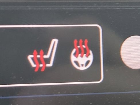 Used 2023 Chrysler Pacifica Touring-L image 5