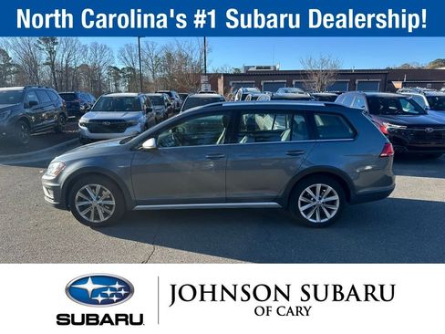 Used 2017 Volkswagen Golf Alltrack SE image 5