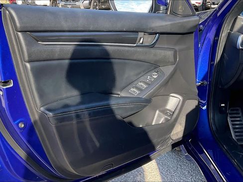 Used 2018 Honda Accord Sport image 21