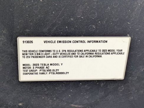 Used 2023 Tesla Model Y Performance AWD/4WD image 24