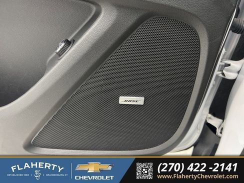 Used 2023 Chevrolet Traverse LT w/ LT Premium Package image 24