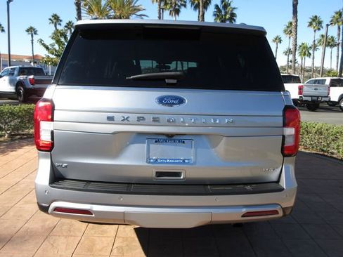 Certified 2024 Ford Expedition Max XLT image 3