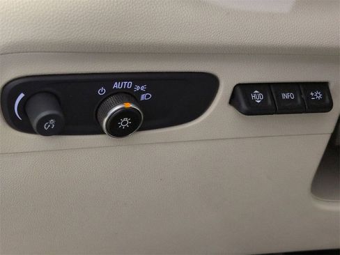 Certified 2021 Buick Envision Avenir w/ Technology Package II image 17