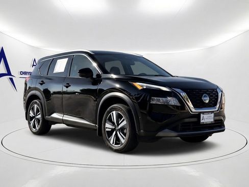 Used 2023 Nissan Rogue SL w/ SL Premium Package FWD image 3