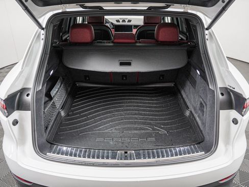 Certified 2023 Porsche Cayenne AWD/4WD image 27