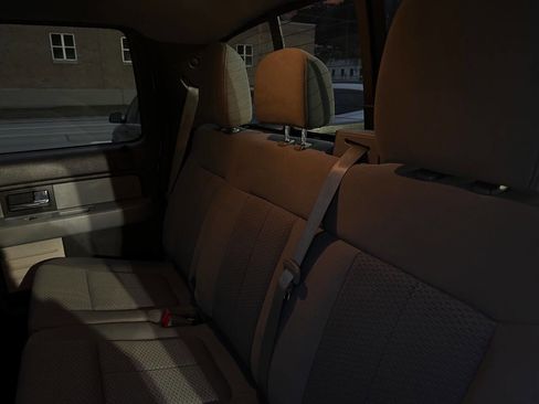 Used 2012 Ford F150 XLT w/ XLT Chrome Pkg image 9