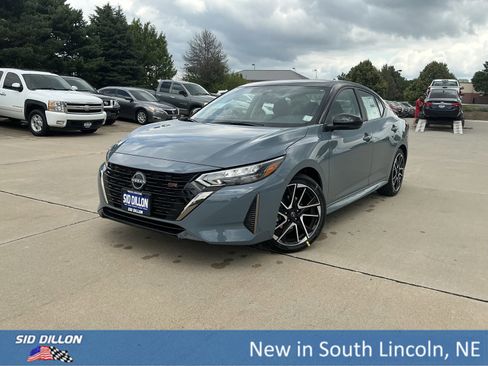 New 2025 Nissan Sentra SR w/ Trunk Package image 1