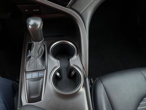 Used 2024 Toyota Camry SE image 24