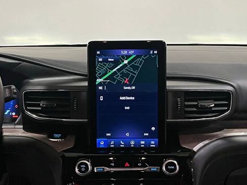 Used 2022 Ford Explorer Platinum w/ Equipment Group 601A image 23