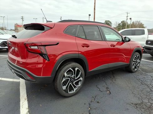 New 2026 Chevrolet Trax RS w/ Sunroof Package image 3