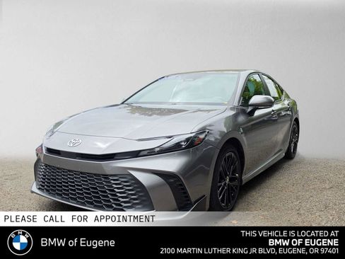 Used 2025 Toyota Camry SE FWD image 7