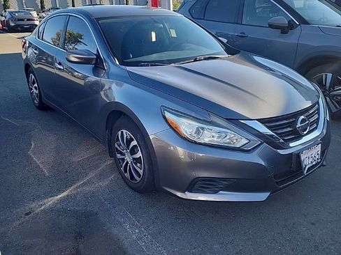 Used 2017 Nissan Altima 2.5 S w/ Power Driver Seat Package image 3
