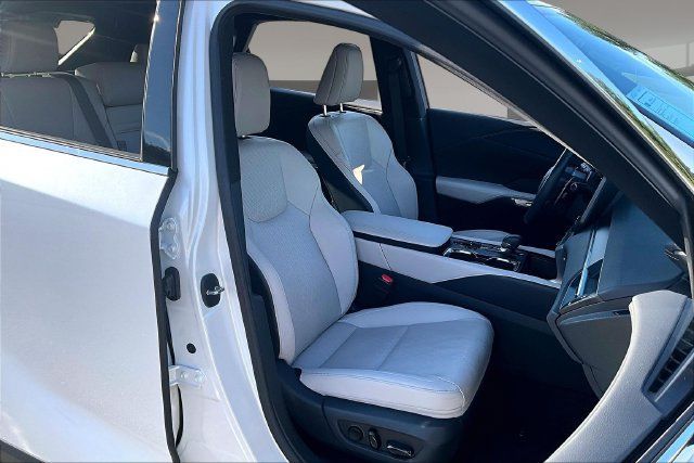 Used 2023 Lexus RX 350 Premium Plus w/ Accessory Package (Z1) AWD/4WD image 27
