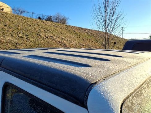 Used 2021 Jeep Gladiator Willys image 6