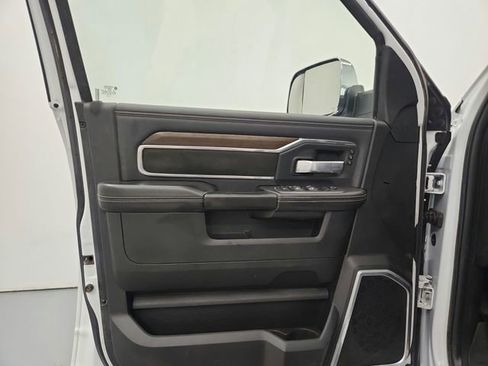 Used 2022 RAM 2500 Laramie AWD/4WD image 40