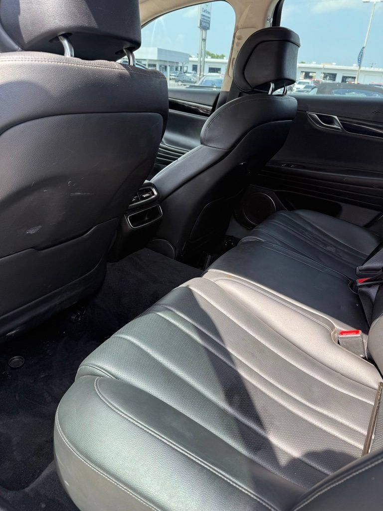 Used 2022 Genesis G80 2.5T RWD image 23