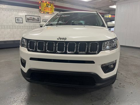 Used 2021 Jeep Compass Latitude w/ Convenience Group FWD image 4