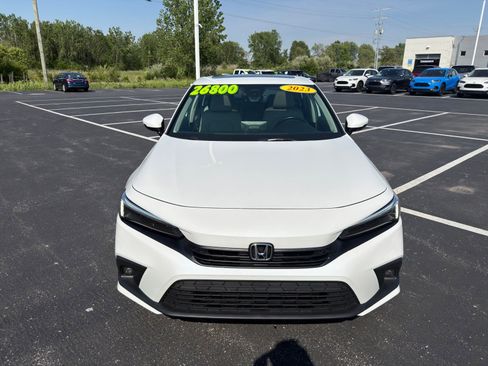 Used 2023 Honda Civic Touring image 9