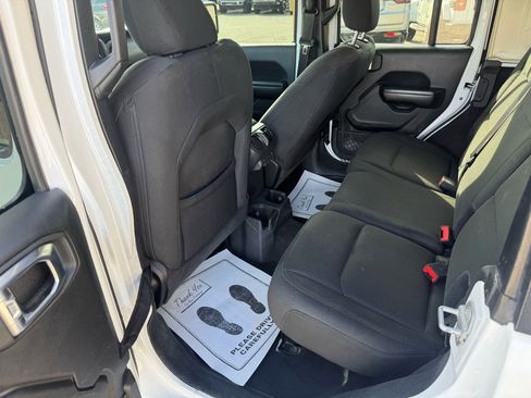 Used 2021 Jeep Wrangler Unlimited Sport w/ Technology Group image 10