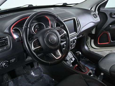 Used 2019 Jeep Compass Trailhawk image 12