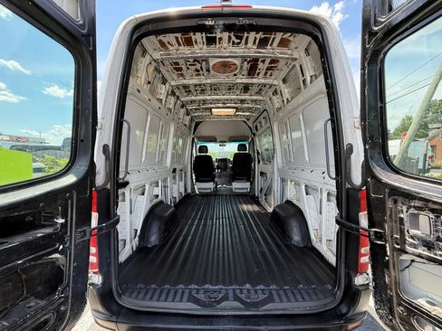 Used 2008 Dodge Sprinter 2500 RWD image 10