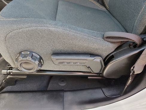 Used 2025 Jeep Gladiator Nighthawk image 12